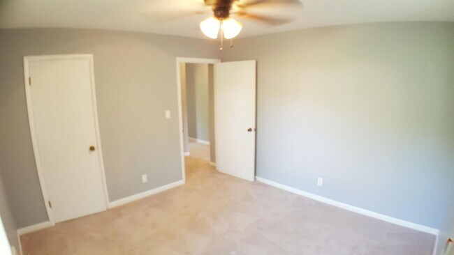 Building Photo - 521 Aurelia Lynn Dr