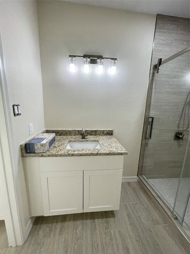 Building Photo - 640 Wilcrest Dr