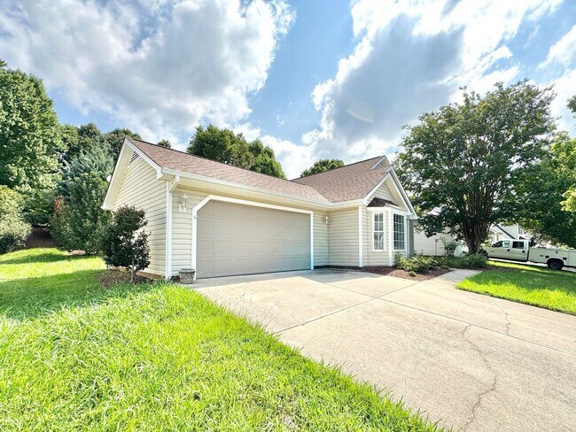 Building Photo - Adorable 3 Bedroom Home in High Point!