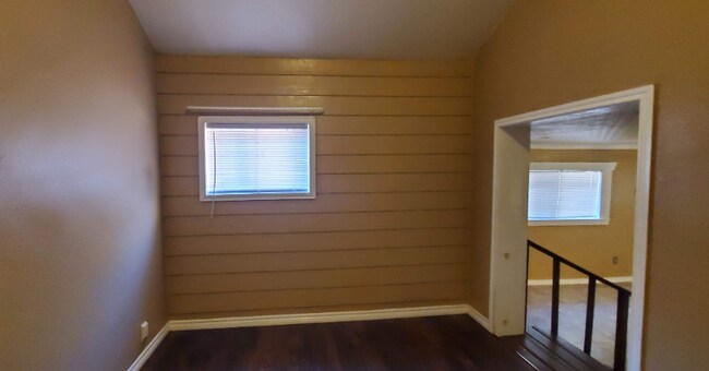 Building Photo - 100 Skyview Dr