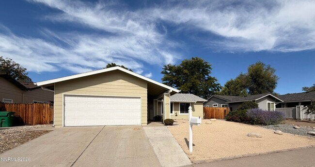 Building Photo - 1076 Palmwood Dr