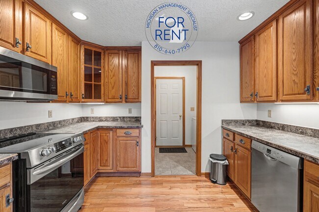 Building Photo - 3175 Rotterdam Dr