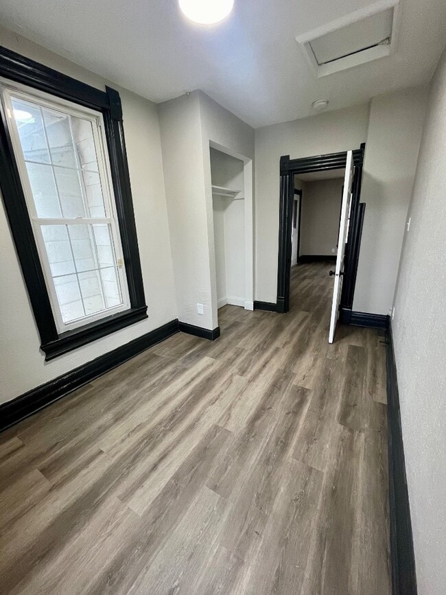 Building Photo - 2114 Ave G