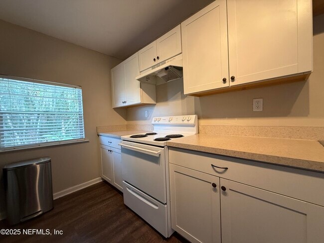 Building Photo - 509 Live Oak St