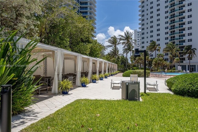 Building Photo - 3000 S Ocean Dr