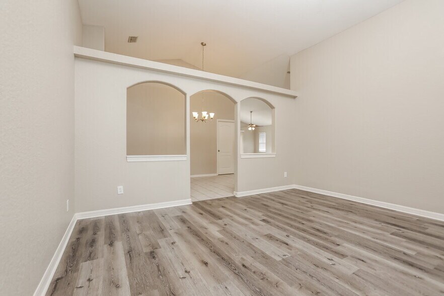 Building Photo - 747 Citrus Dr