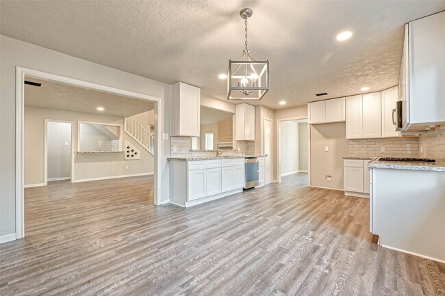 Building Photo - 3615 Highfalls Dr