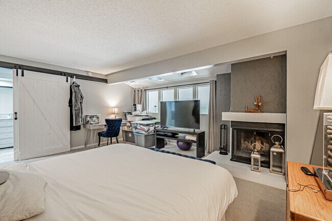 Building Photo - 3BD, 2.5BA Arapahoe Lake Park Townhome Nea...