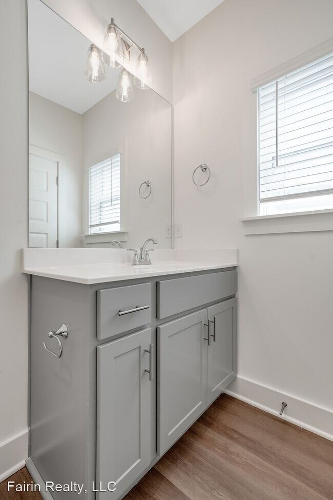 Building Photo - 2 br, 2.5 bath House - 4263 Brevard Blvd