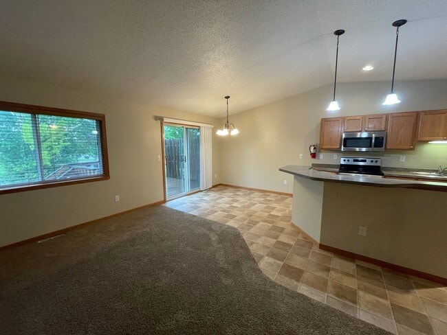 Building Photo - Pet-Friendly 3 Bed Twin Home with Patio & Garage