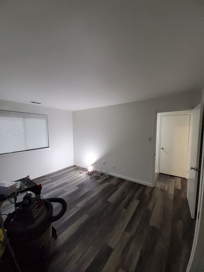 Building Photo - 23 Stratton Ct