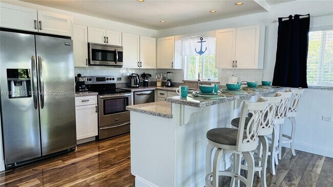 Building Photo - 443 4th Rd