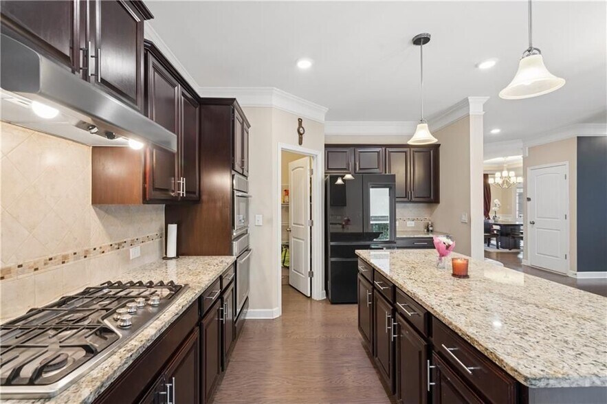 Building Photo - 4470 Skylark Ln