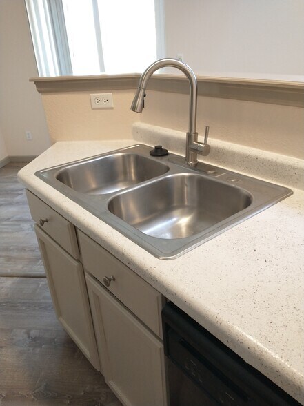 Sink-Dishwasher - 2225 Andrew Dr