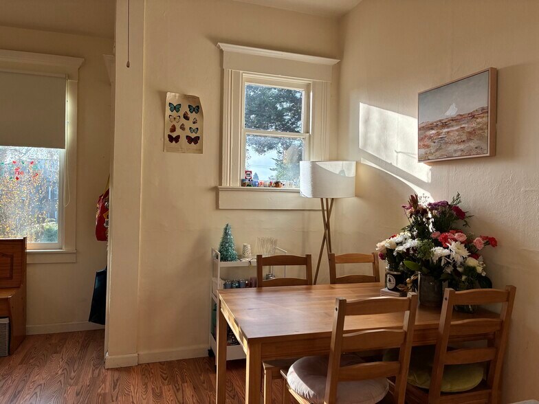 Building Photo - 2126 Blake St