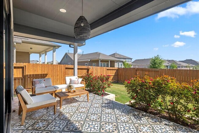 Building Photo - 7905 Catbird Ln