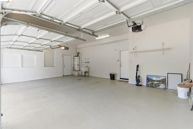 Building Photo - 1067 Somersby Way