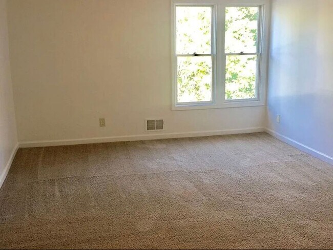 Building Photo - 108 N Hamilton St