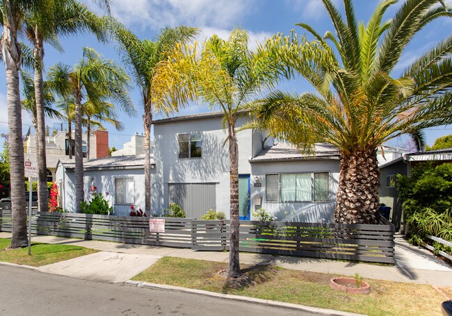 Building Photo - 2318 Beach Ave