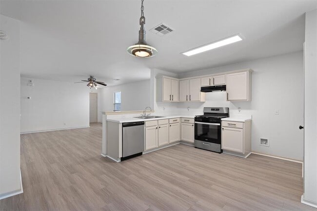 Building Photo - 16225 Hamilton Point Cir