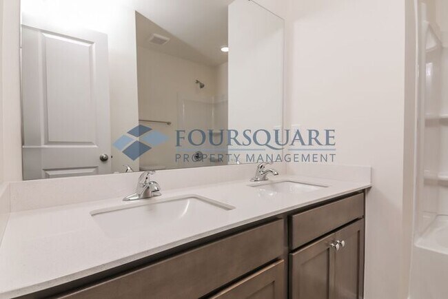 Building Photo - End Unit Townhome | Back Patio with Privac...