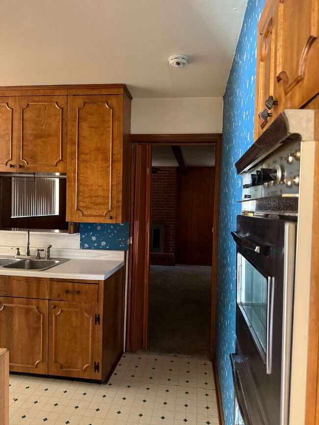 Building Photo - Mid Century Dream with Pink Bathroom