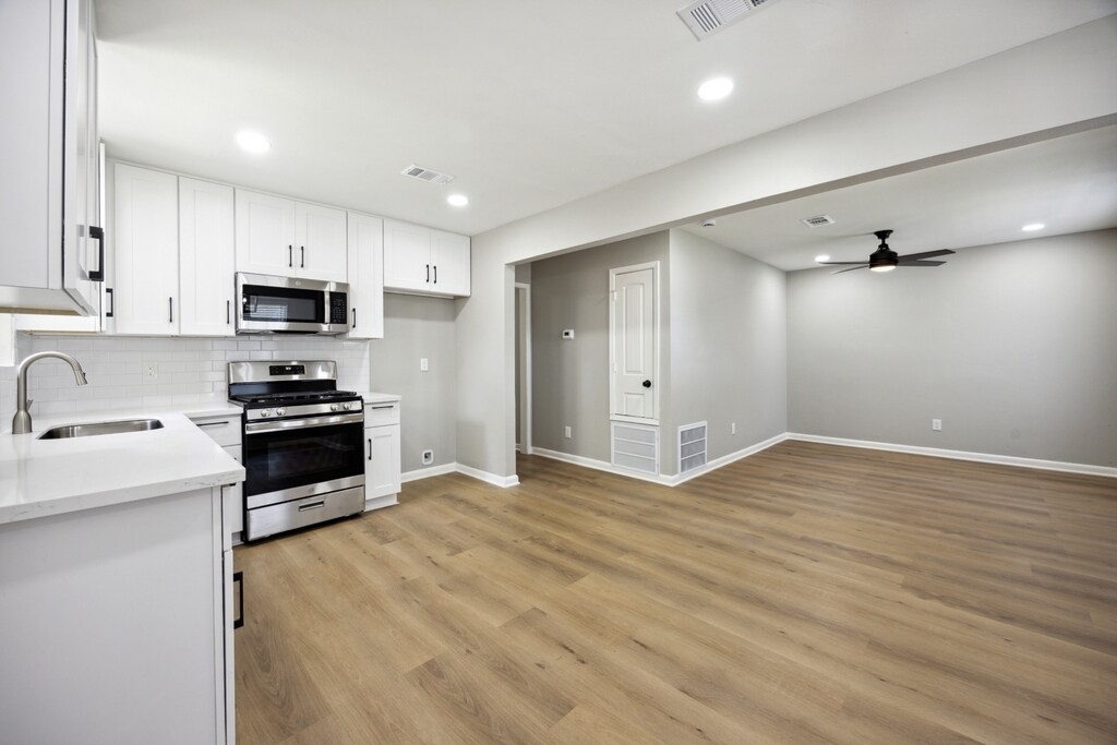 Building Photo - 7098 Shadow Lake Dr