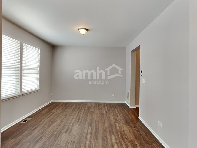 Building Photo - 2717 Avalon Ln