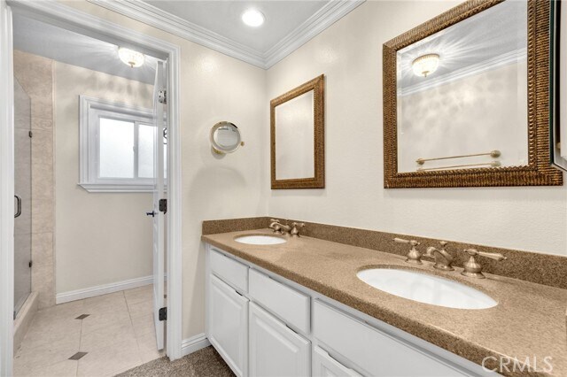 Building Photo - 1426 Alta Mesa Way