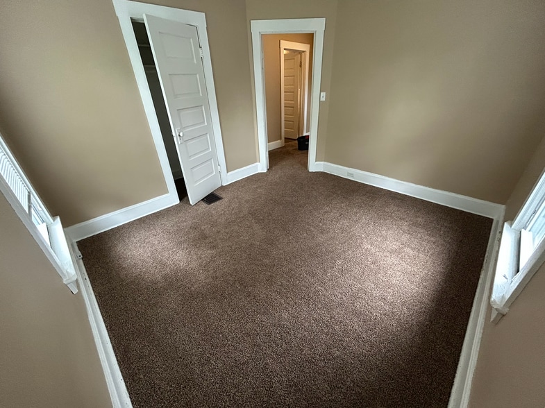 Bedroom 1 Inside - 652 N Bever St