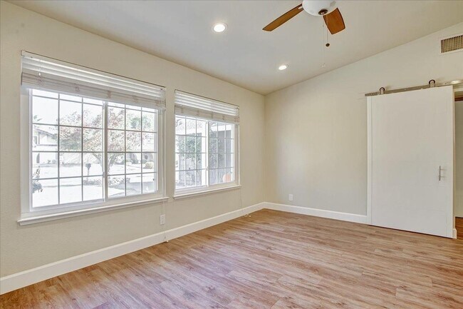 Building Photo - 8323 Northvale Way