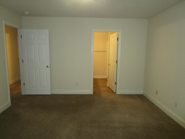 Building Photo - 1045 Cutleaf Dr