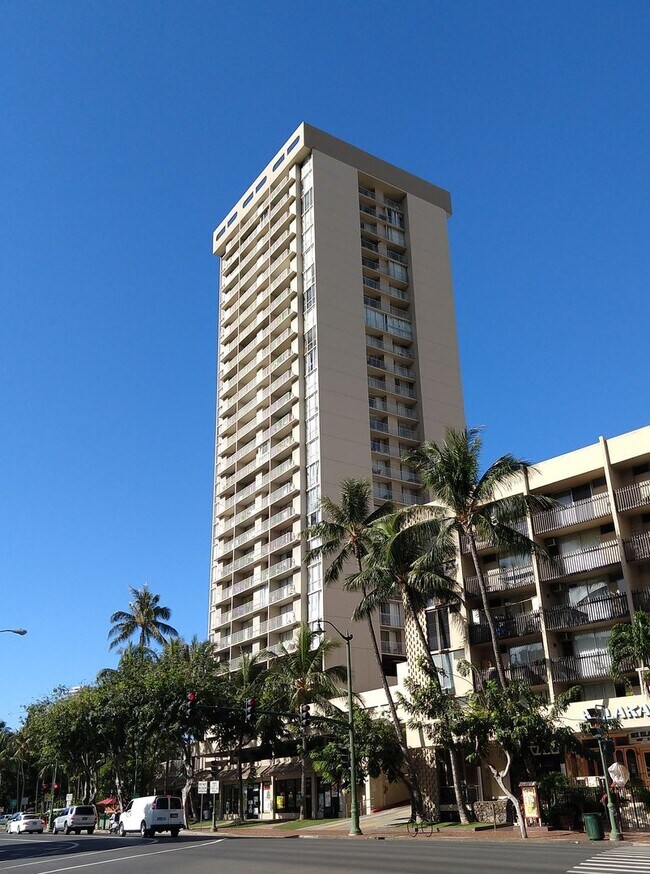 Building Photo - 1 Bedroom, 1 Bath Condo in the Heart of Waikiki – $2500/month