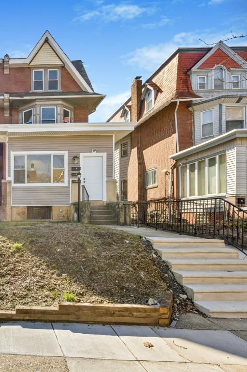 Building Photo - 6150 W Columbia Ave