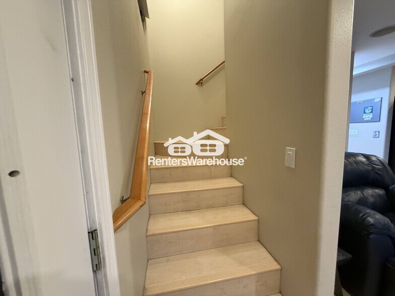 Building Photo - 6514 Phinney Ave N