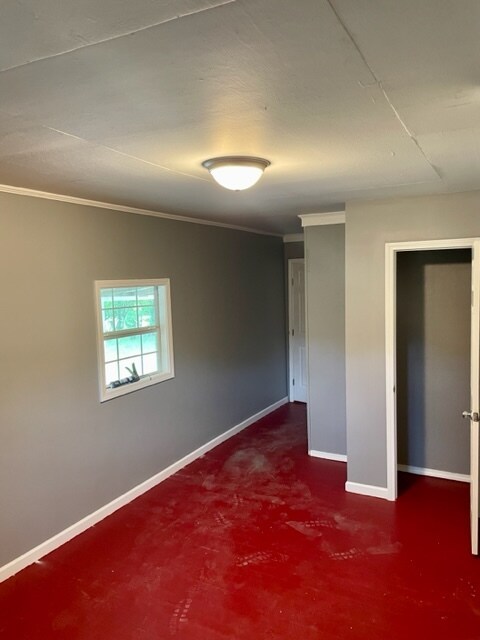 Building Photo - 104 W Evergreen St