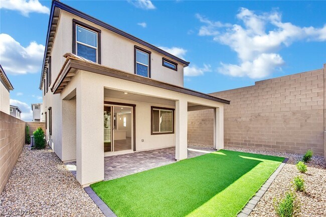 Building Photo - 1515 Pacific Baza St