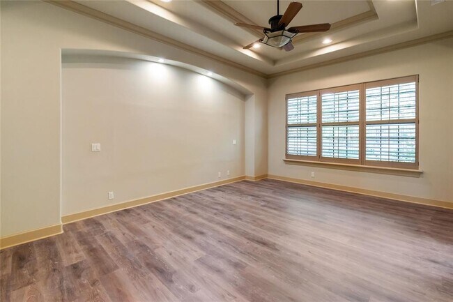 Building Photo - 1702 Lakeway Blvd