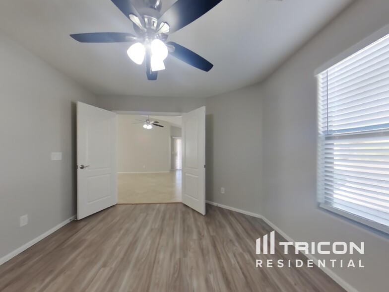 Building Photo - 40179 W Thornberry Ln