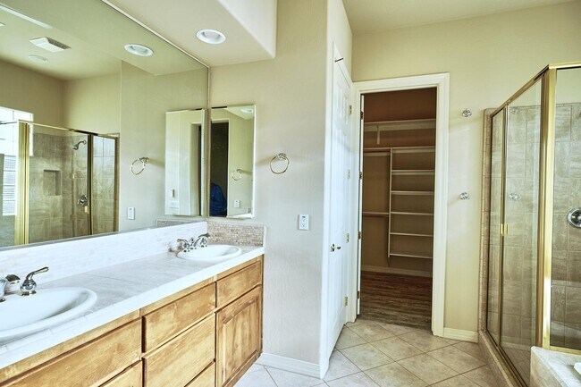 Building Photo - 7298 E Brisa Dr