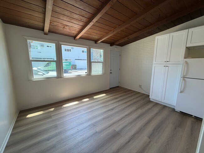 Building Photo - 12333 Havelock Ave