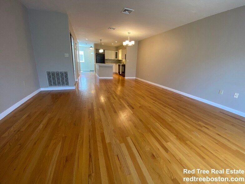 Building Photo - 1402 Lagrange St