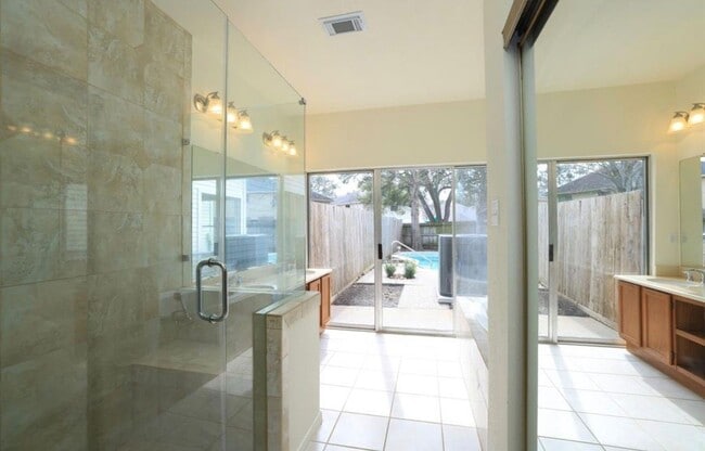 Building Photo - 10707 Williston Dr