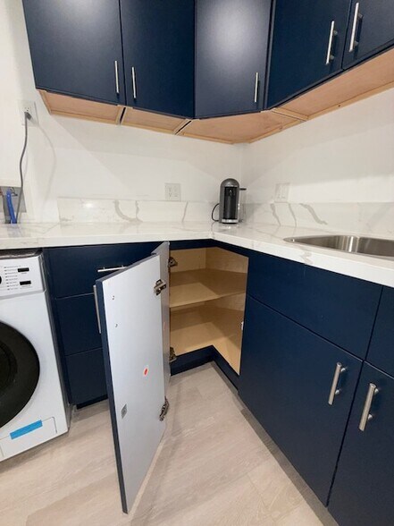 18419 Tuba - 18417 Tuba St