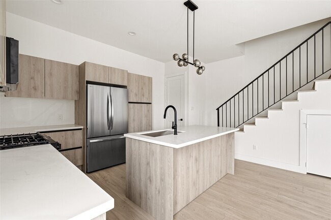 Building Photo - 107 Tolima Dove St