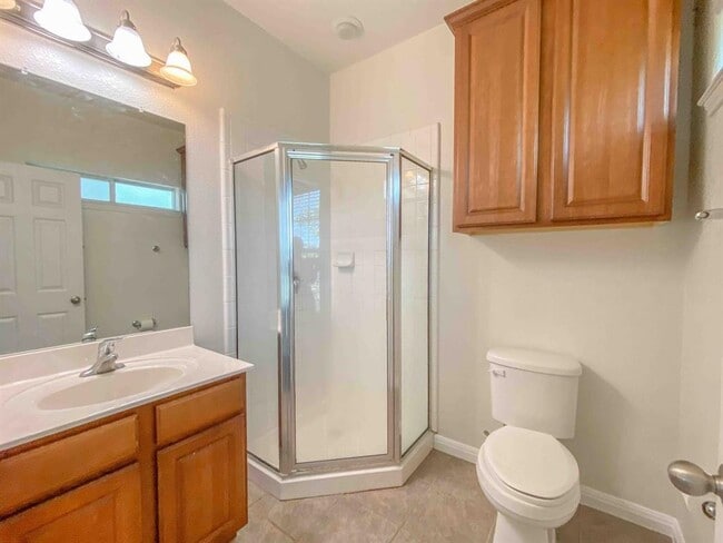 Building Photo - 609 W 37th St