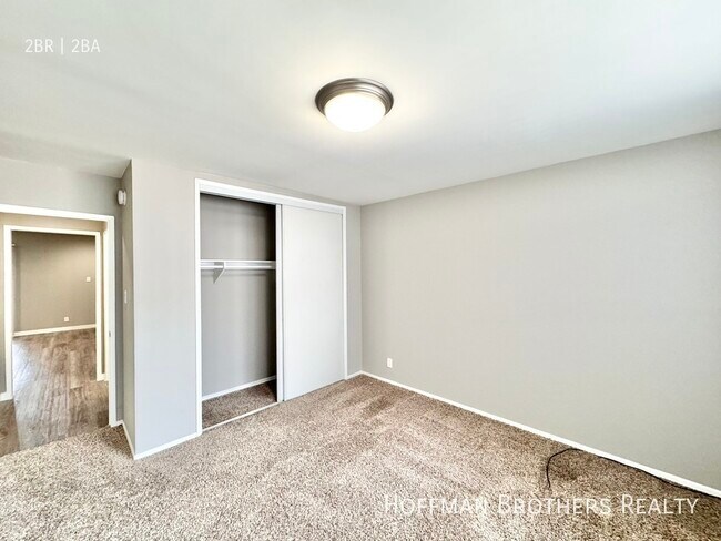 Building Photo - 5417 Newcastle Ave