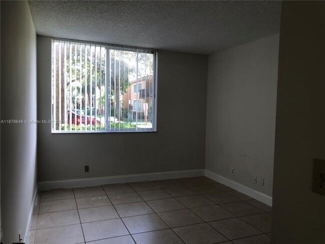 Building Photo - 2 bedroom in Plantation FL 33324
