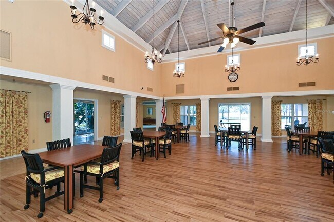 Building Photo - 4550 Pinebrook Cir