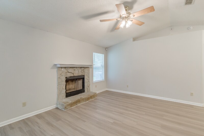 Building Photo - 4172 Davie Ct